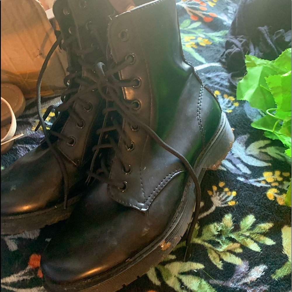 combat boots black lace